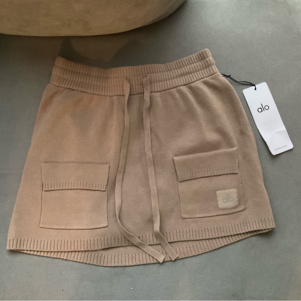 Alo Yoga Scholar Knit Cargo Skirt Gravel S - Picture 2 of 6
